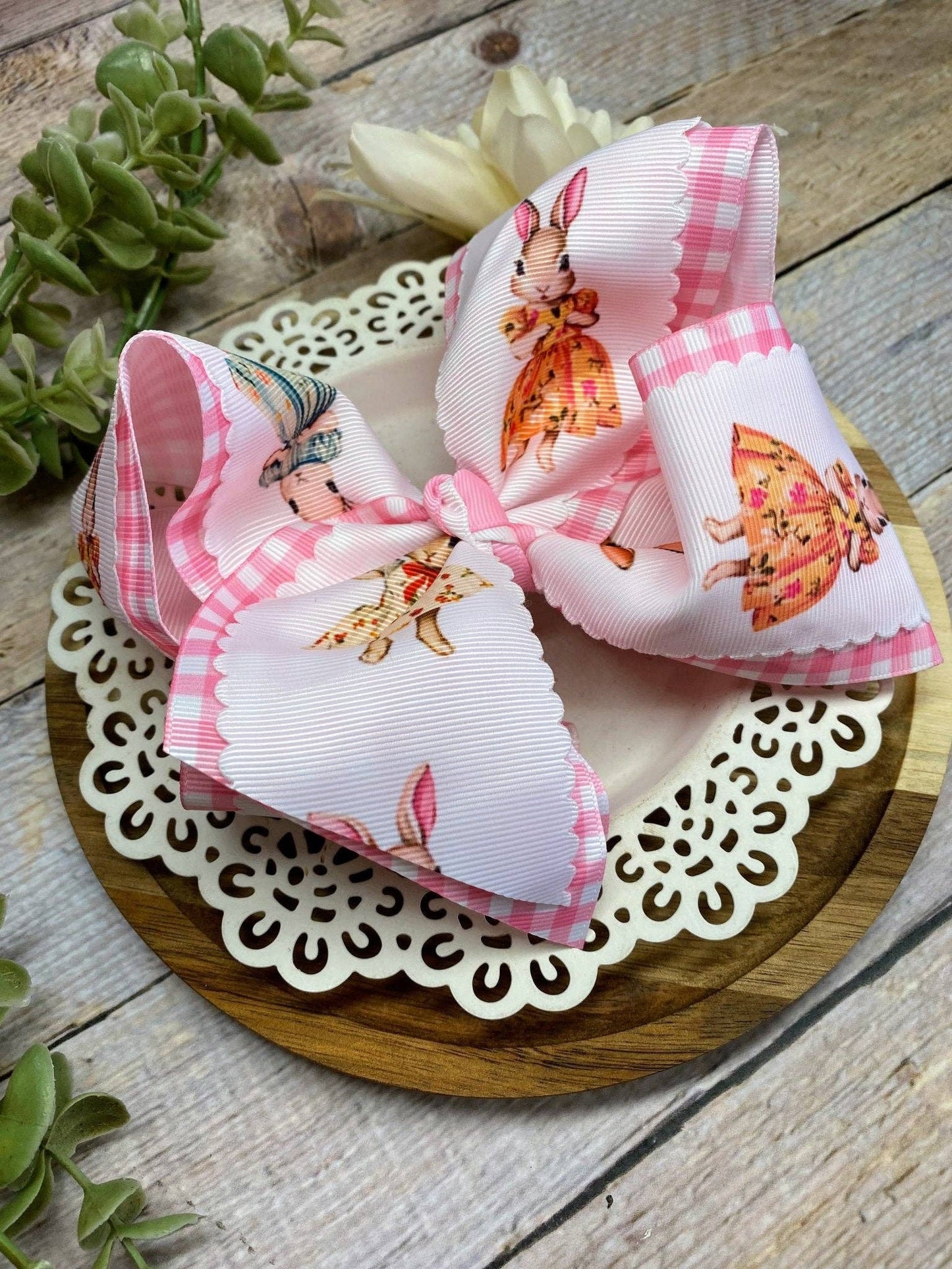 Vintage Easter Bunny Scalloped Gingham Hair Bow