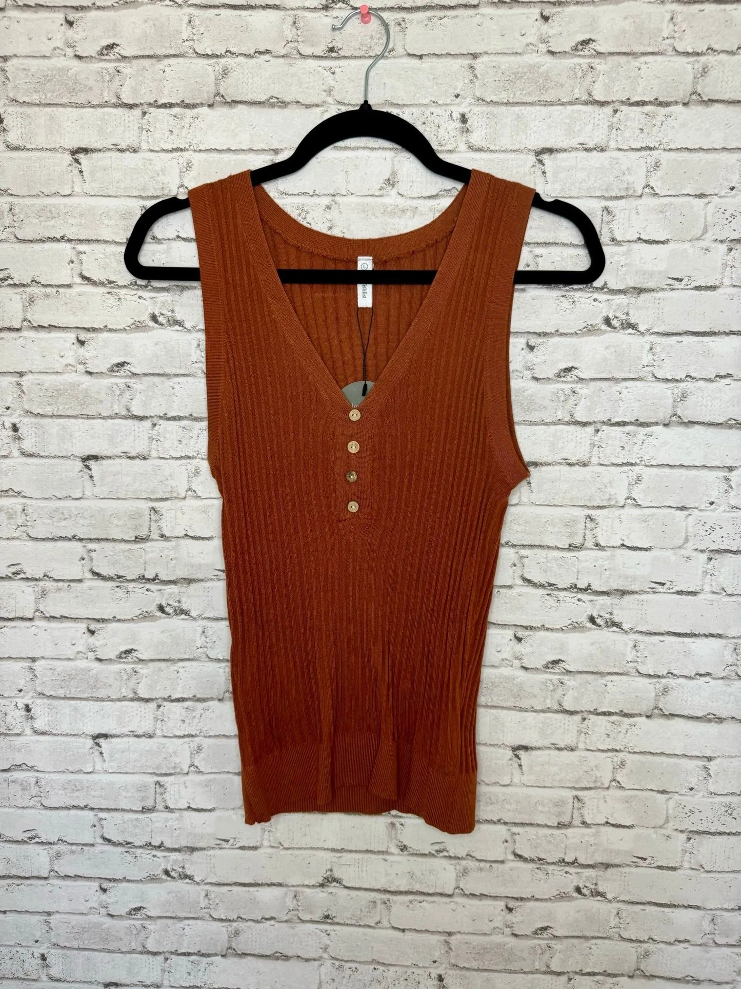 Rust Ribbed Button-Detail Tank
